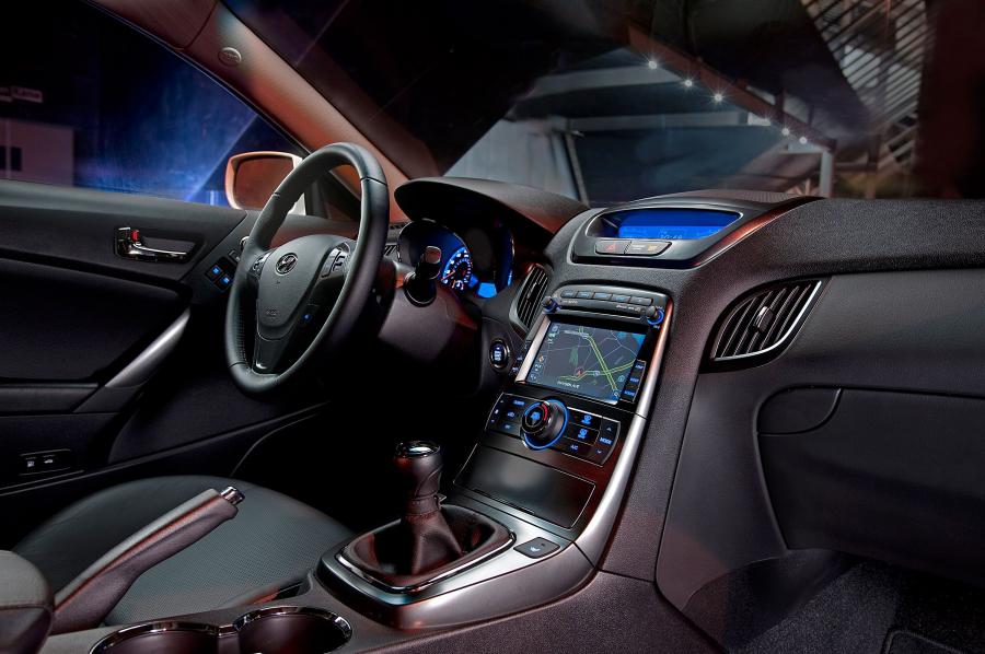  Hyundai Genesis Coupe 3.8 R-Spec 2011 года  (фото 3 из 14)